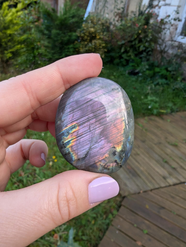 Galet LABRADORITE violette 