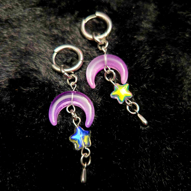 [OOAK] Stainless Steel Moon And Star Earrings [Purple Holo]