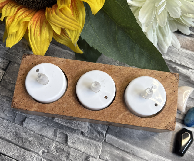 Triple moon tealight holder