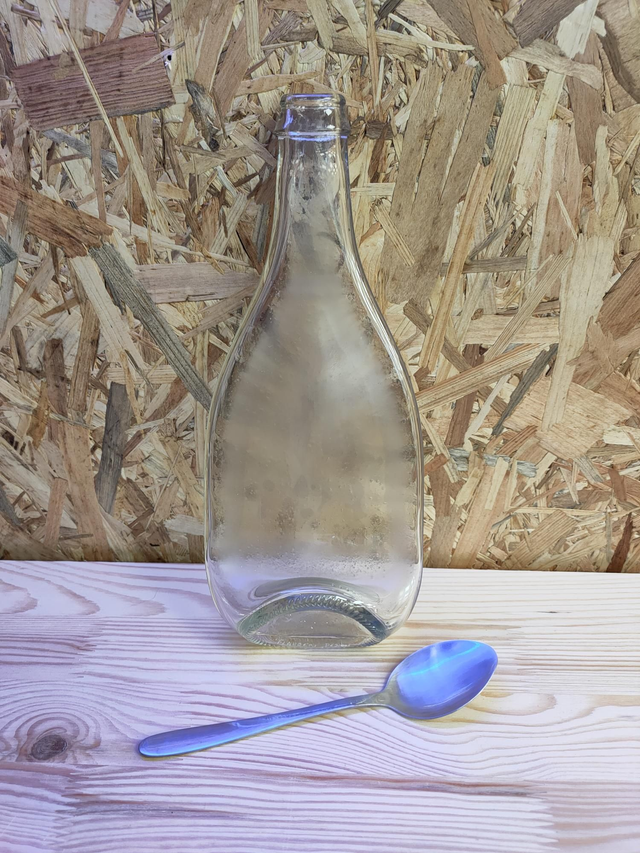 FLAUB_WEB010 grande bouteille fondue plate