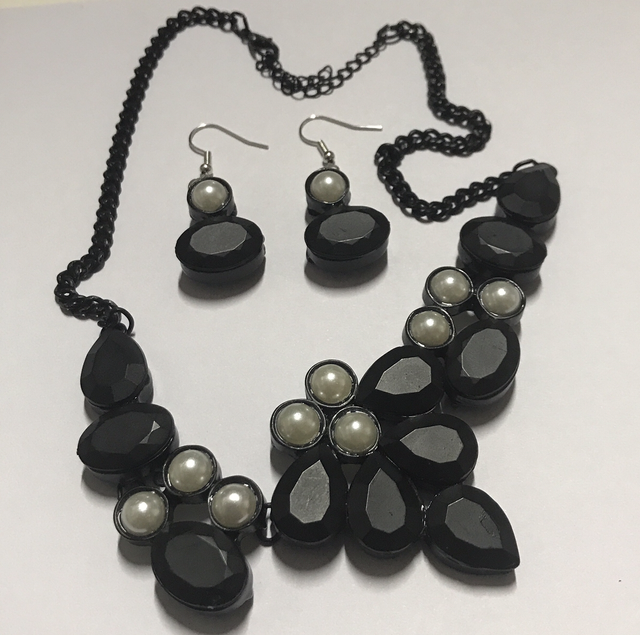 Black Necklace -Earring Set - BLN03