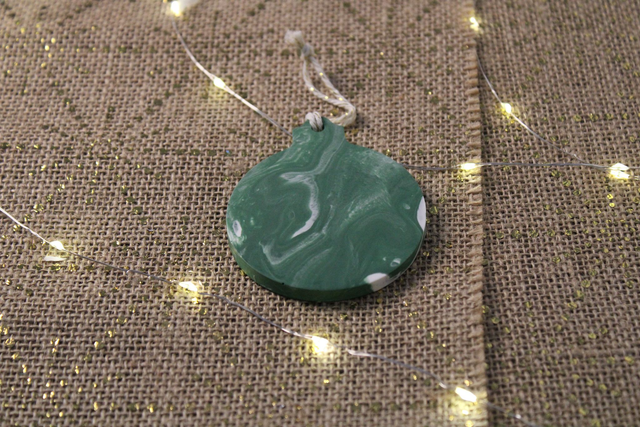 Les suspensions boule marbré (personnalisable sur demande)