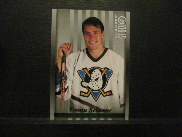 Teemu Selanne - NFL 1997 Donruss Studio Ice Hockey Original Trading Card #18