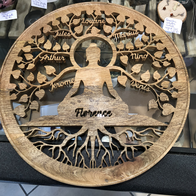 Personnalisation sur boudha &amp; arbre de vie en manguier 