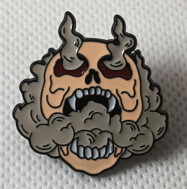 Enamel Skull With Smoke Pin Badge.