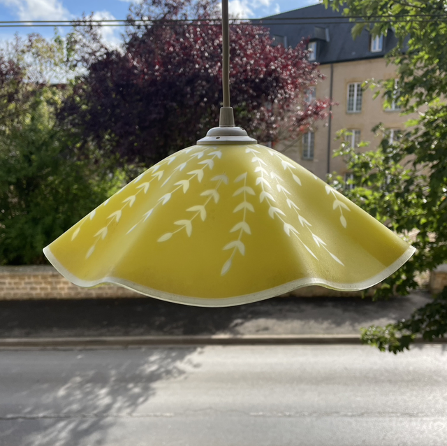 French yellow lamp 