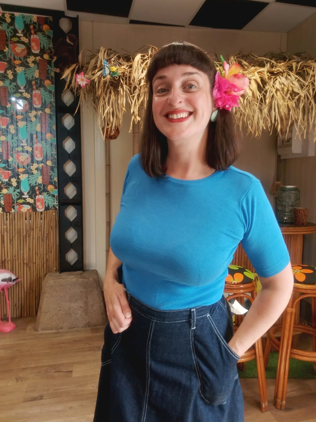 Haut basique bleu électrique 