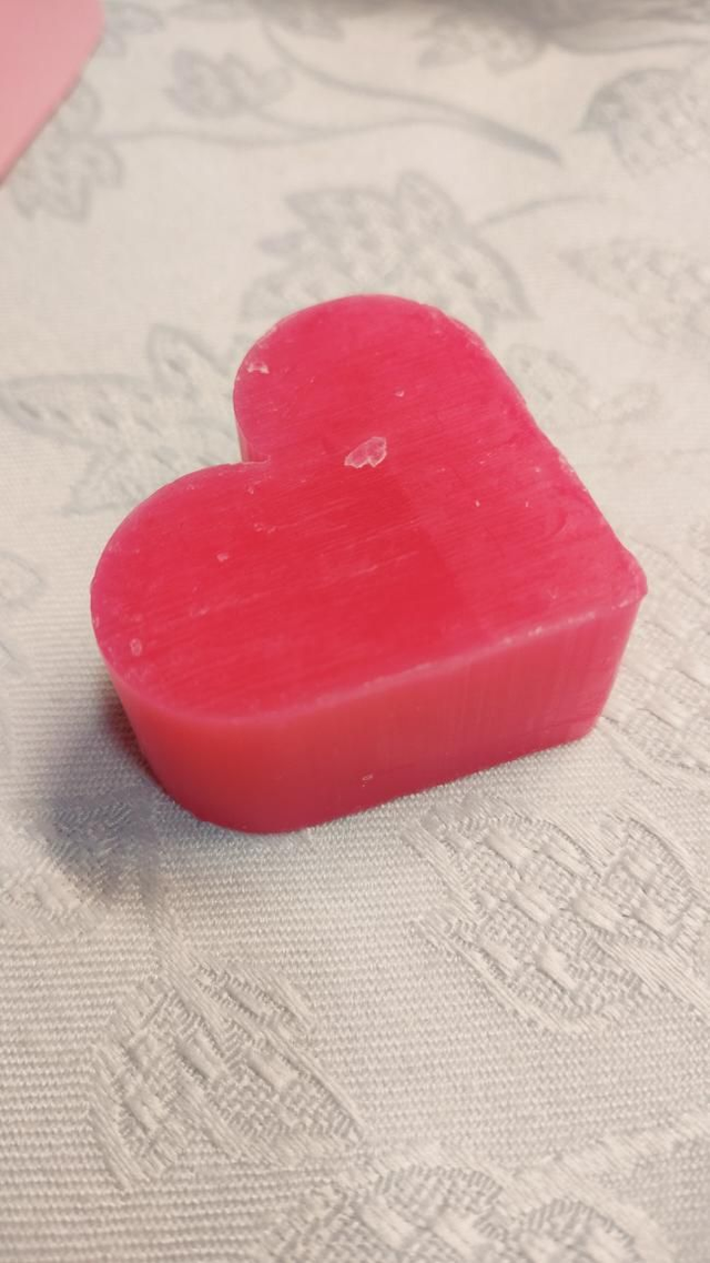 🌹 Sydämenmuotoinen Wild Rose vierassaippua