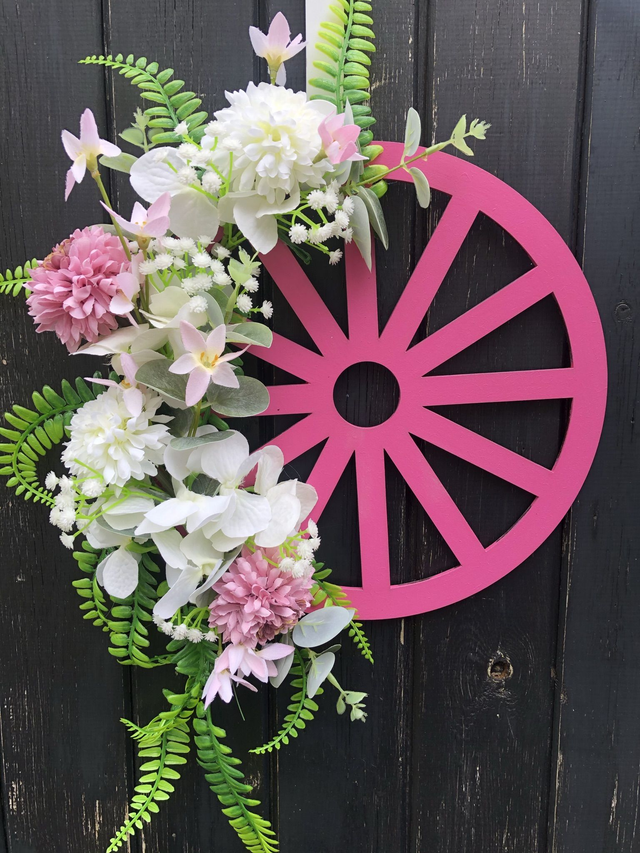 Wheel flower wreath 