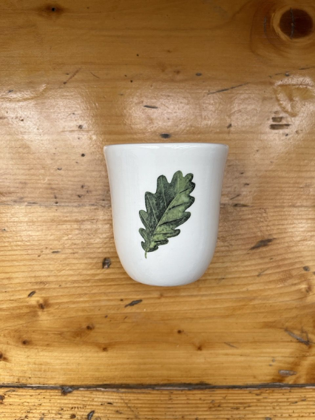 Becher bauchig Eichenblatt