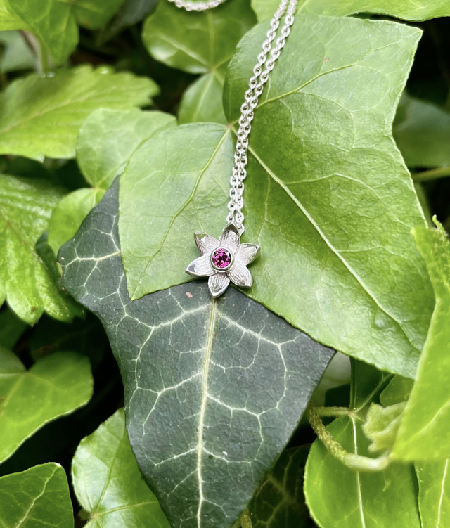 🌸 Petit collier Iféa
