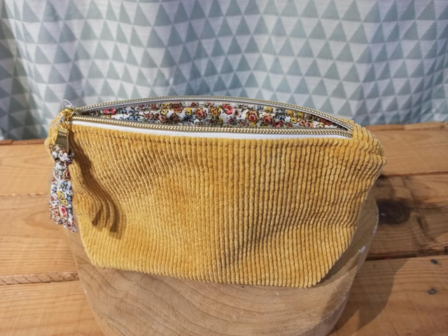 Trousse Velours Jaune