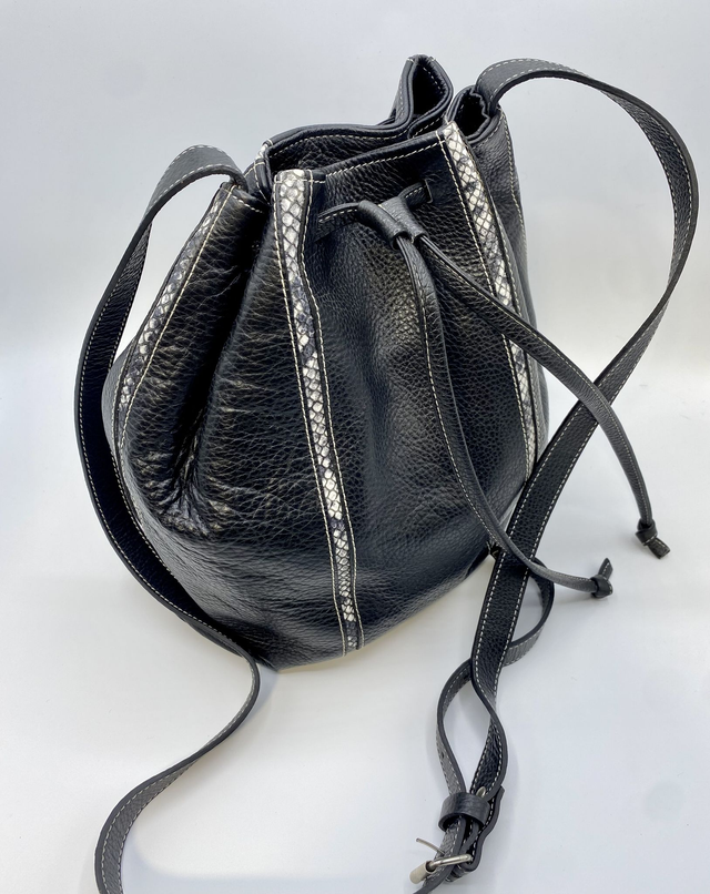 LE &quot;SO&quot; Sombre