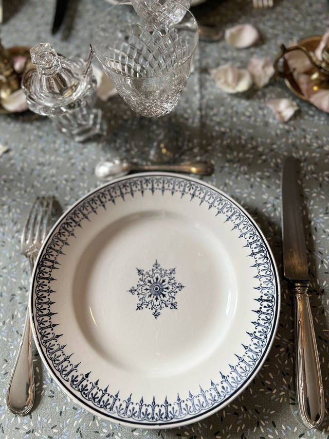 PRIMAX - Suite de 6 assiettes plates signées St Amand - Terre de Fer