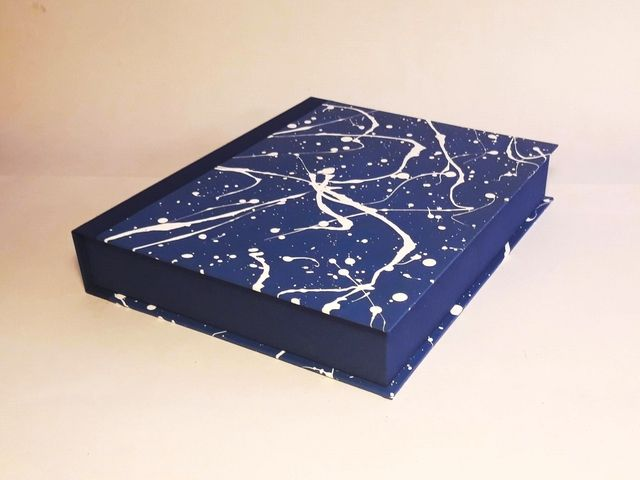 Scatola clamshell blu