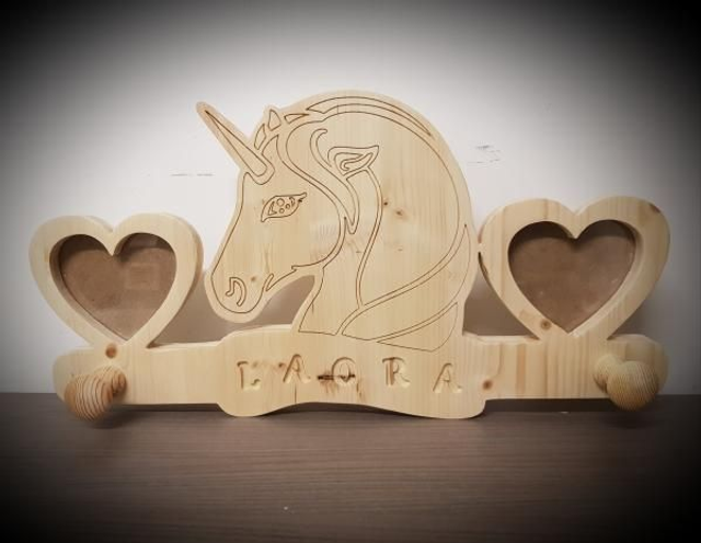 porte manteau avec 2 cadres photos