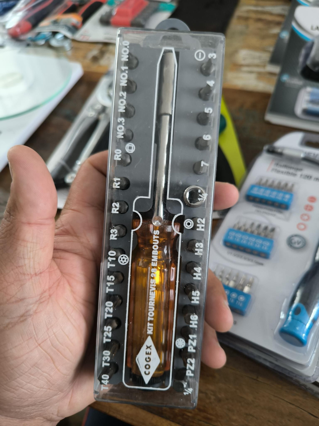 TOURNEVIS PORTE EMBOUTS 28 PIÈCES 