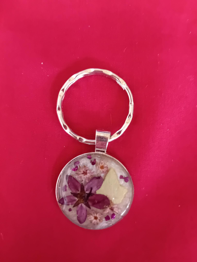 041 - Purple flower keyring - Nature Inspiration