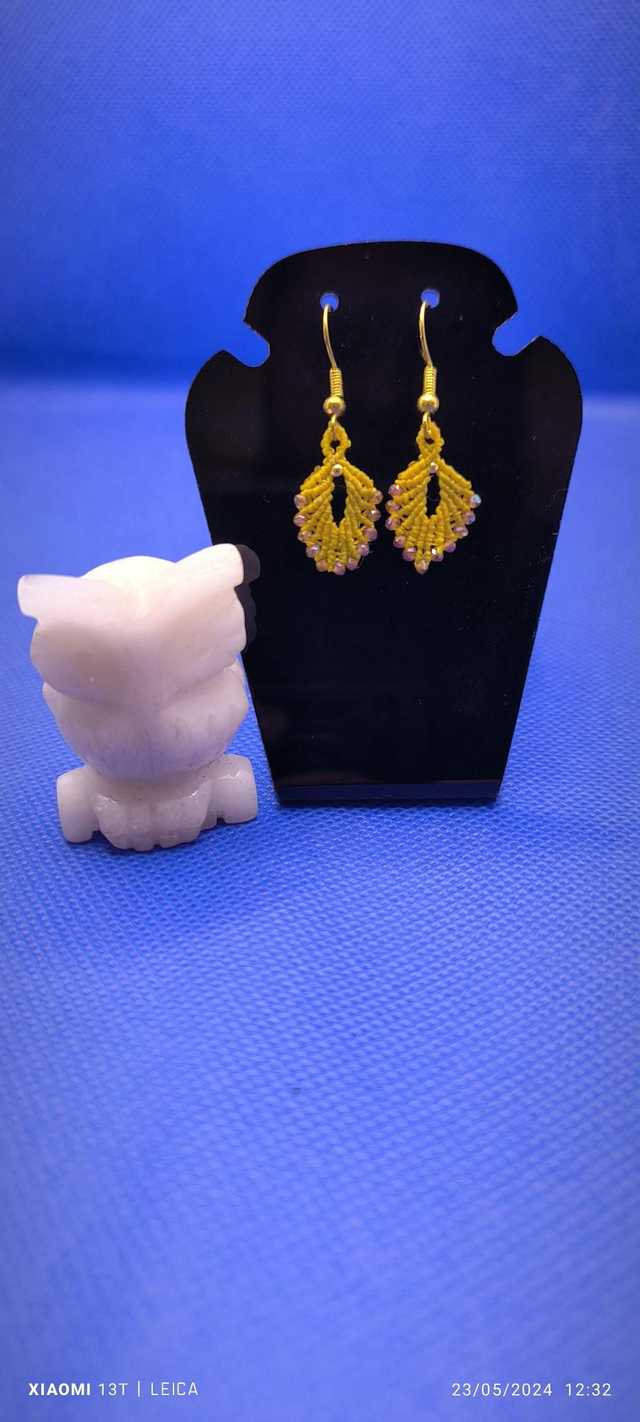 Boucle d'oreille jaune 