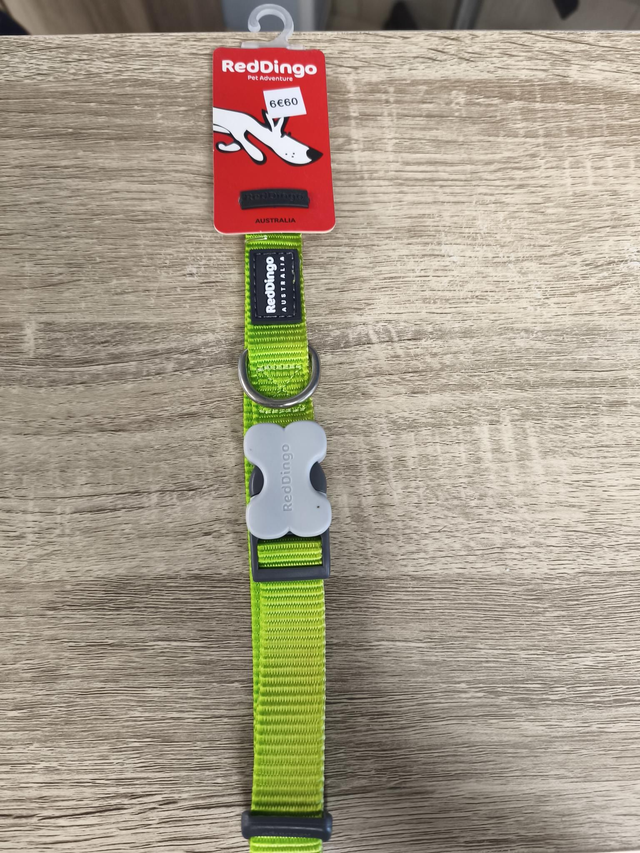 Collier vert  taille: 20mm   cou: 31-47cm