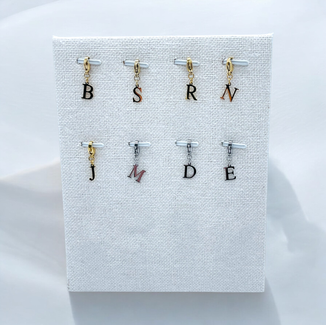 Charm lettre en acier inoxydable argenté