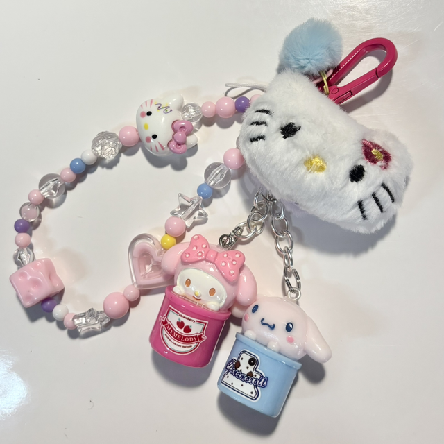 Sanrio Twinnies mini HK plush beaded keychain My Melody/Cinnamorrol