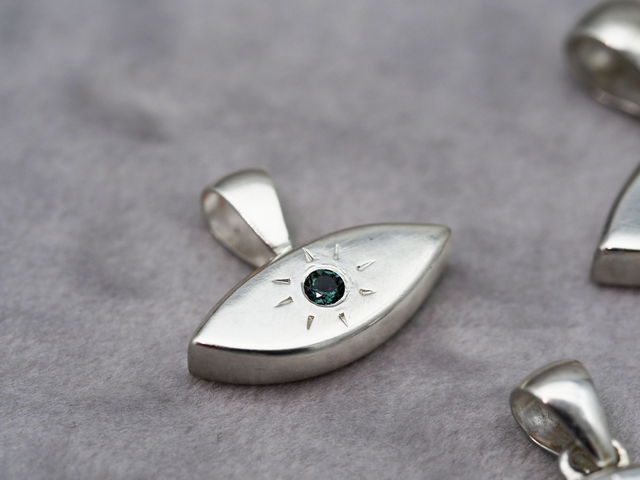 Malocchio_pendant_small