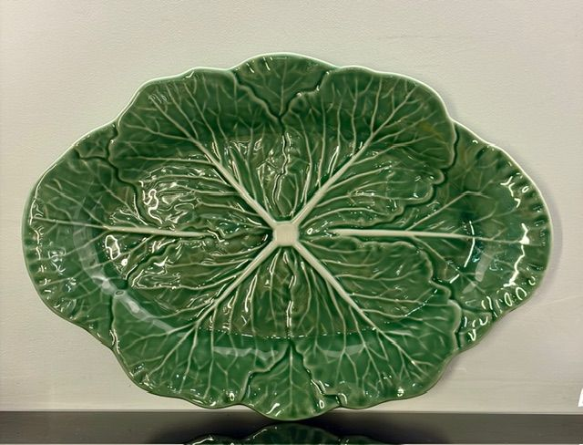 PLATO PORCELANA HOJAS RELIEVE