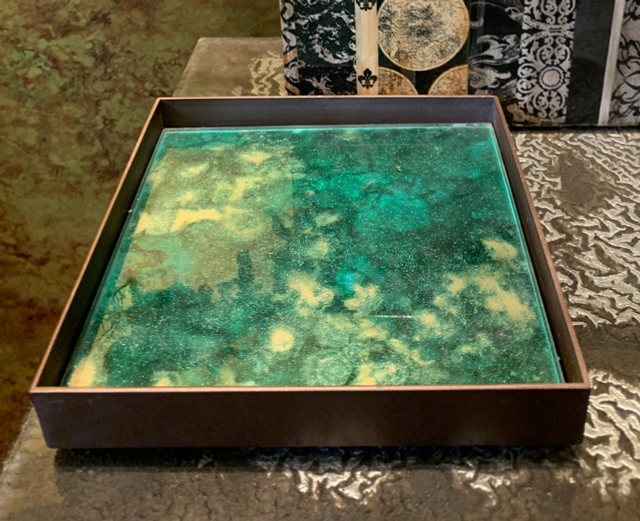 Ethnicraft Tablett „Malachit“ / Mini Glasstray