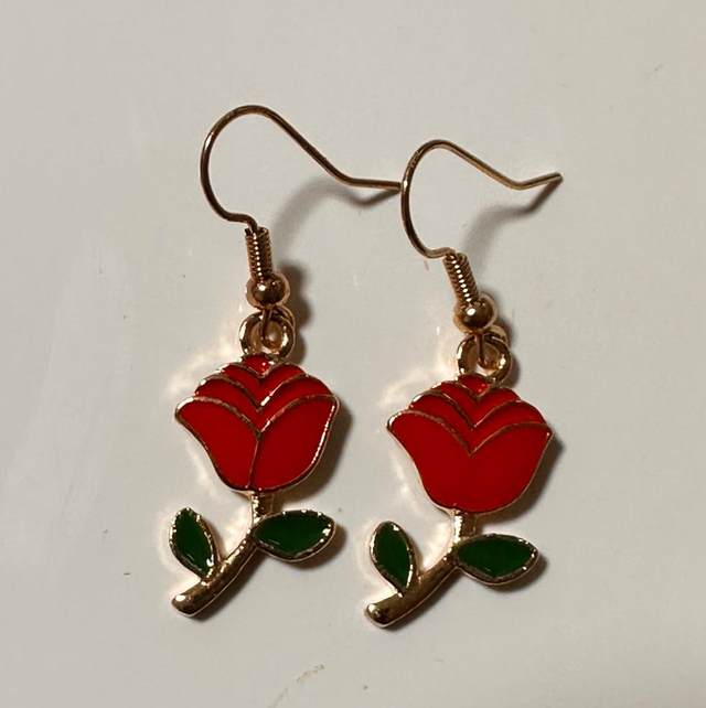 Red Short Dangling- RGS4567