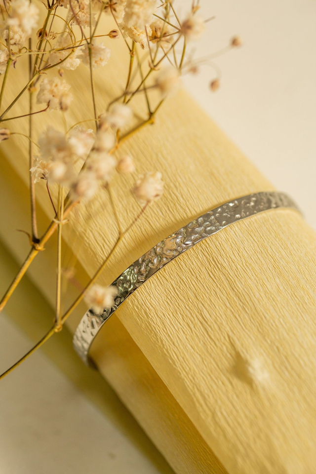 Bracelet jonc martelé argenté