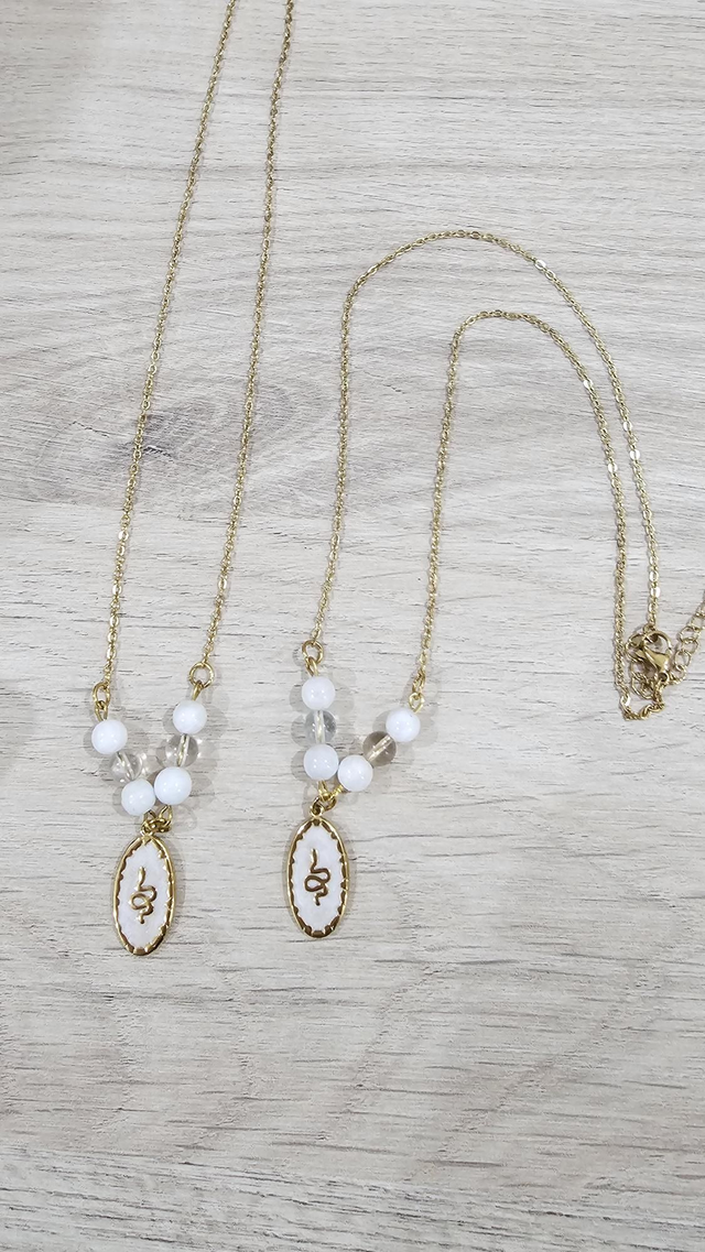 Collier renaissance- magnesite et topaze