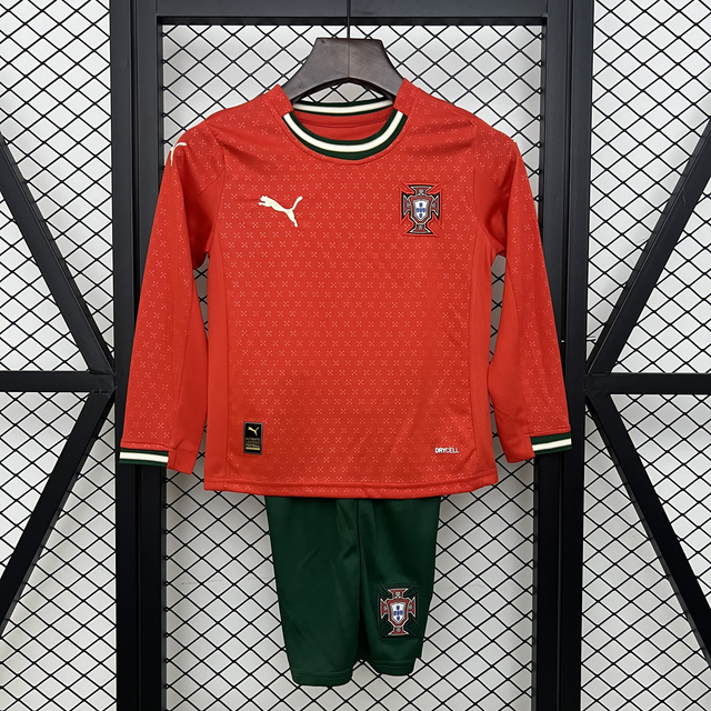 Conjunto camiseta manga larga + pantalón NIÑOS 1ª Portugal 2025
