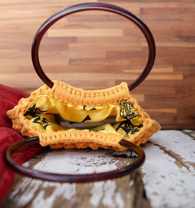 Sac à main à anses circulaires, au crochet, réalisation artisanale créateur (handmade)