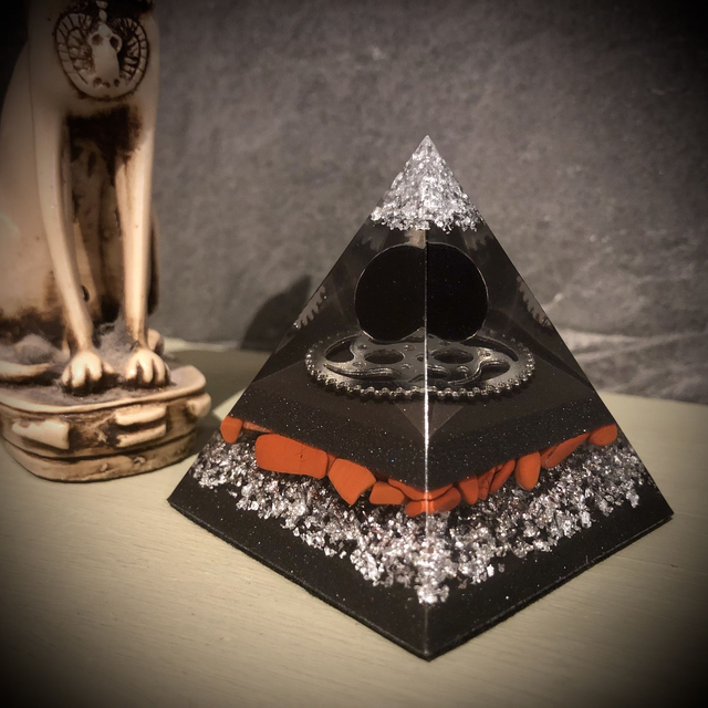 Custom Made 6cm Crystal Energy/Orgonite Pyramid
