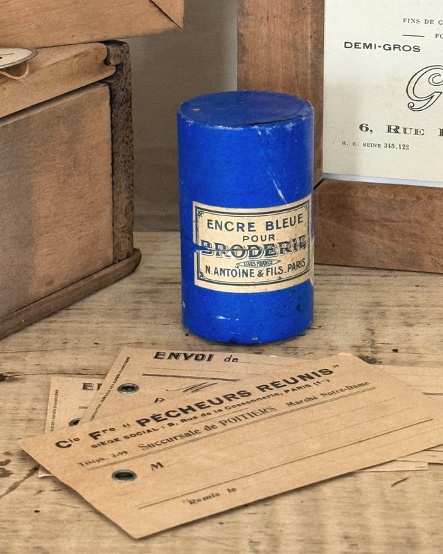 Bouteille encre pour broderie