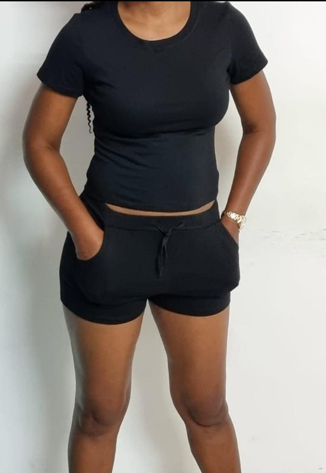 ENSEMBLE SHORT NOIR taille M