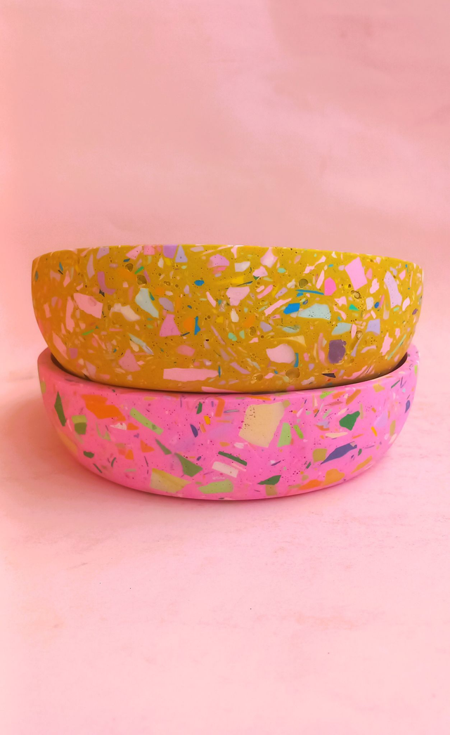 Różowa miska terrazzo do kuchni na owoce lub dekoracyjna