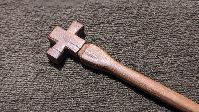 Cruciform pin