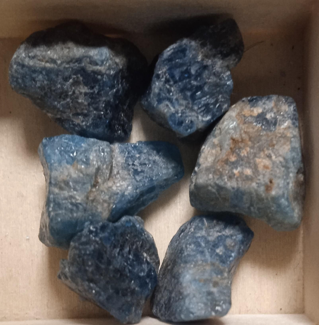apatite bleue (pierre brute) 