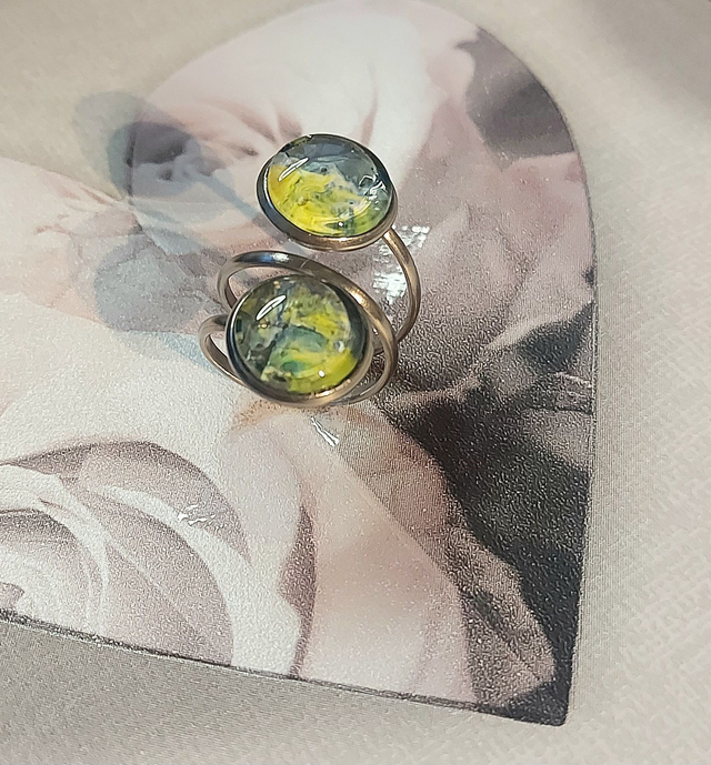 Double Cabochon Ring bursting with colours of yellow, graphite & a tinge of green