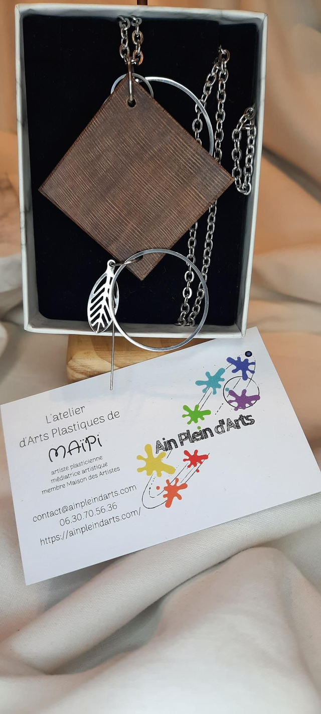 Collier ipé marron carre