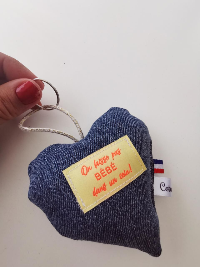 Porte-clefs COLETTE on laisse pas bb 