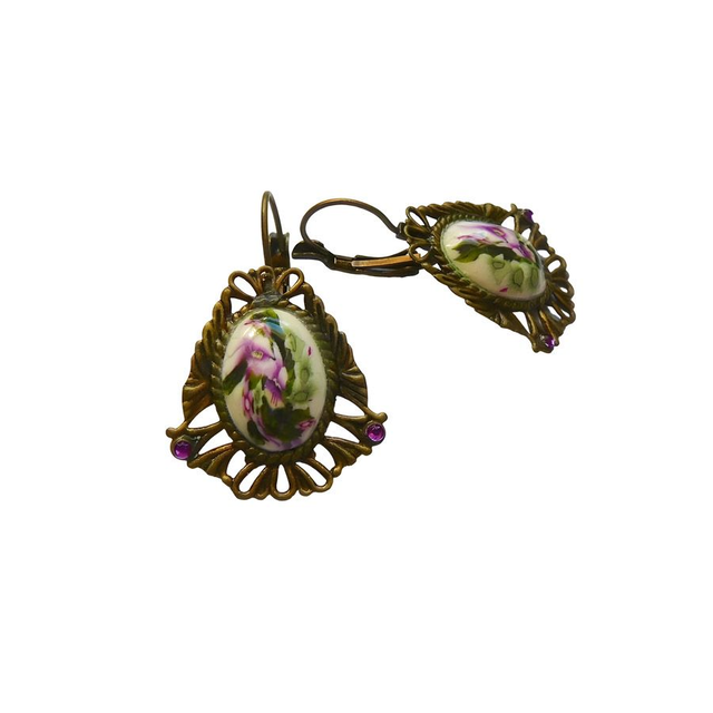 Boucles d&#039;oreilles dormeuses rétro pensées mauves