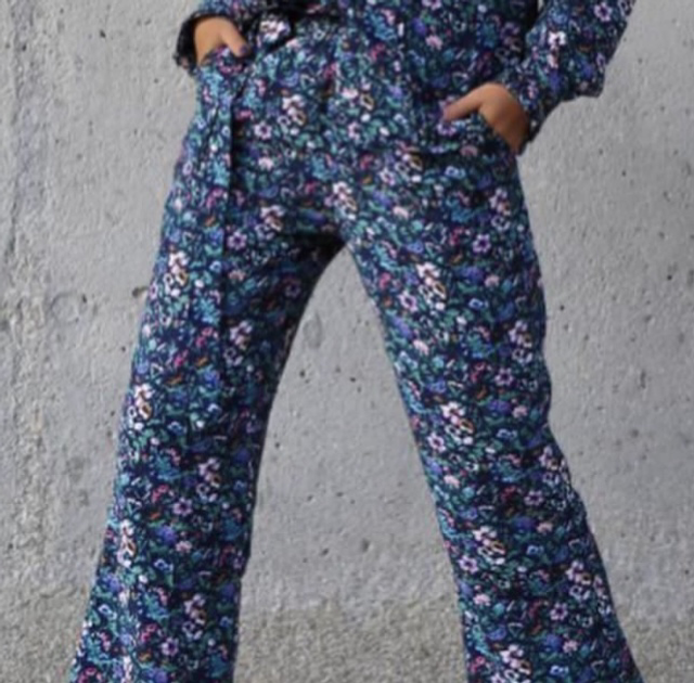 89-1. Pantalon floral
