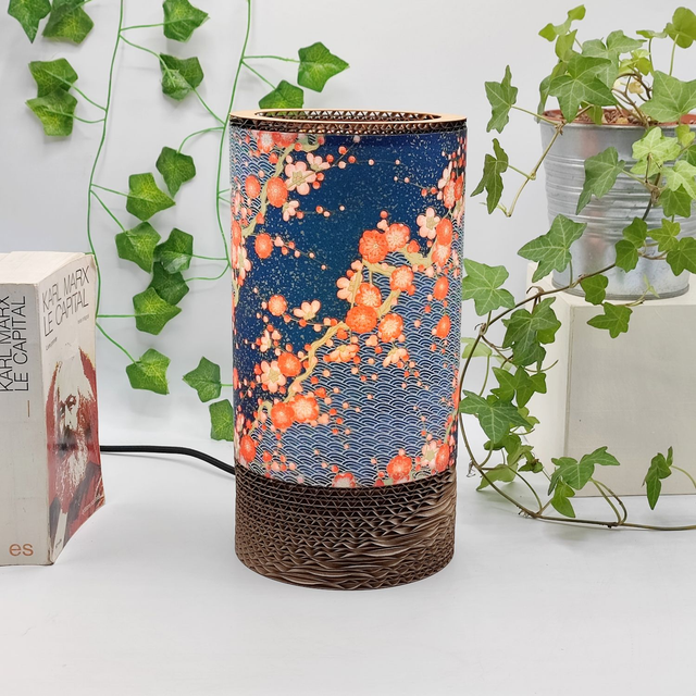 Fleurs de prunier "bleu nuit"