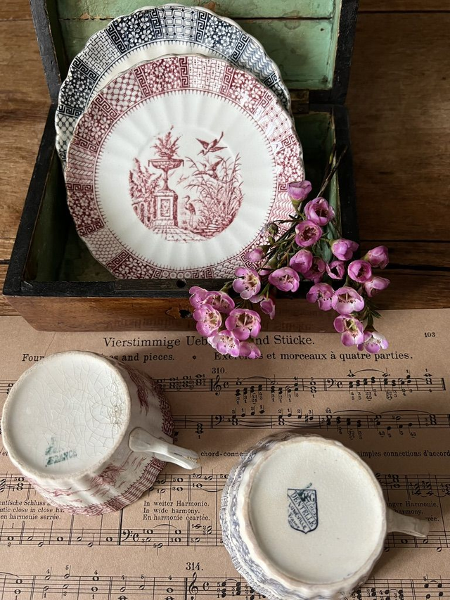DENTELLE - Les grandes Tasses à café & sous-tasses de la manufacture Royale de Lunéville - Terre de Fer
