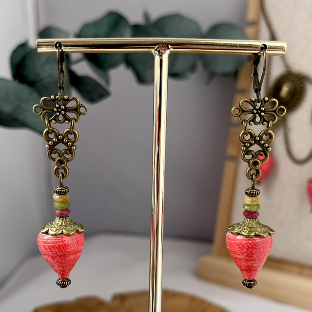 #43A Boucles d’oreilles upcycling en affiche 