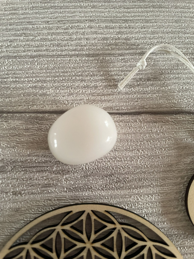 🌙 Coffret « Lâcher-Prise » – Pierre de jade blanc, sauge & Fleur de Vie attrape-rêves