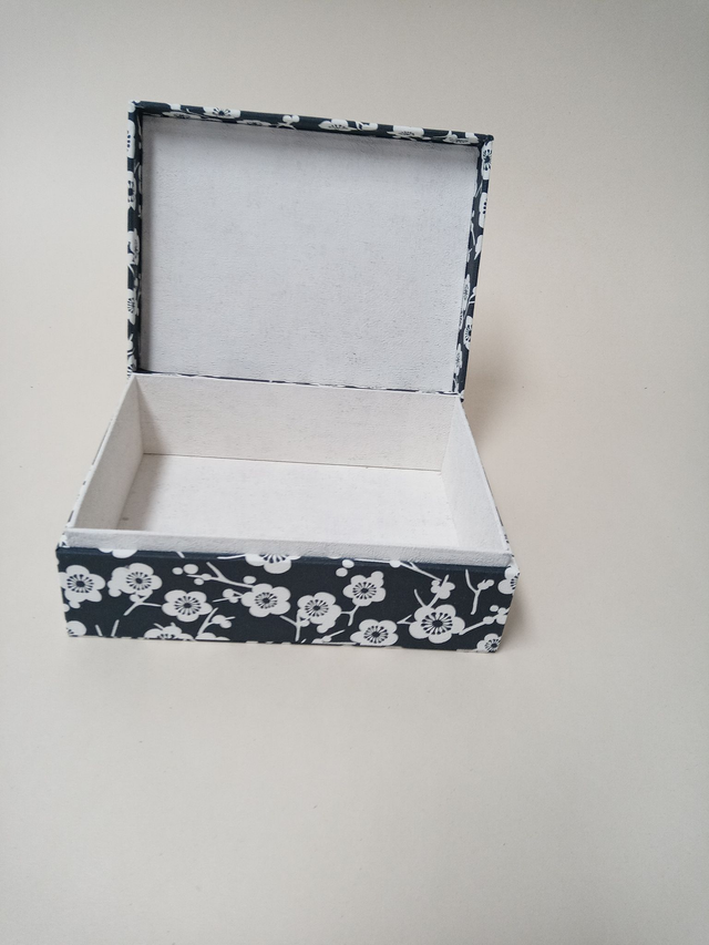 TUTO 35 - BOITE A ONGLETS - COUVERCLE CHARNIERE